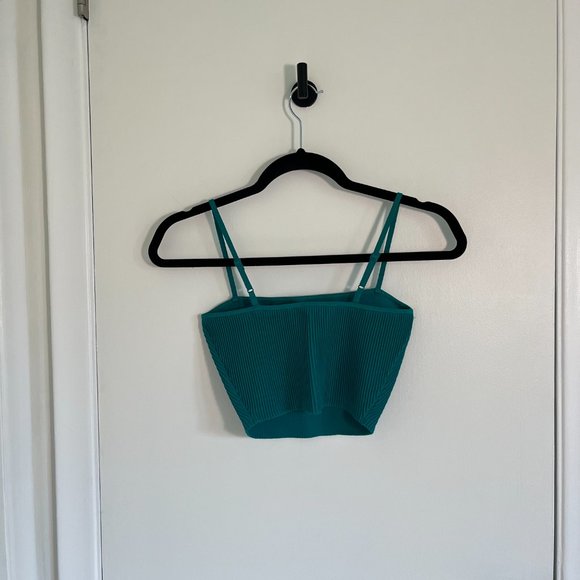 BABATON (Aritzia) Sculpt Knit Cami Cropped Tank - Picture 2 of 4